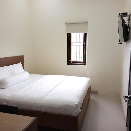 Clean & Comfort Homestay Ambon Kültér fotó